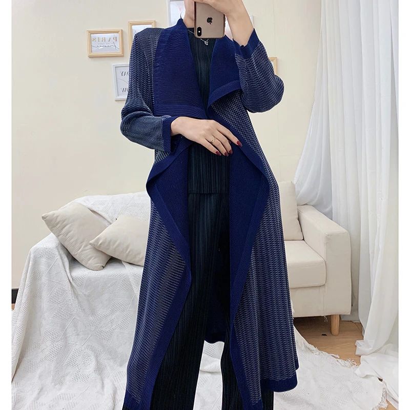 Miyake Плиссированное пальто для женщин Открытый стежок отложной воротник полный