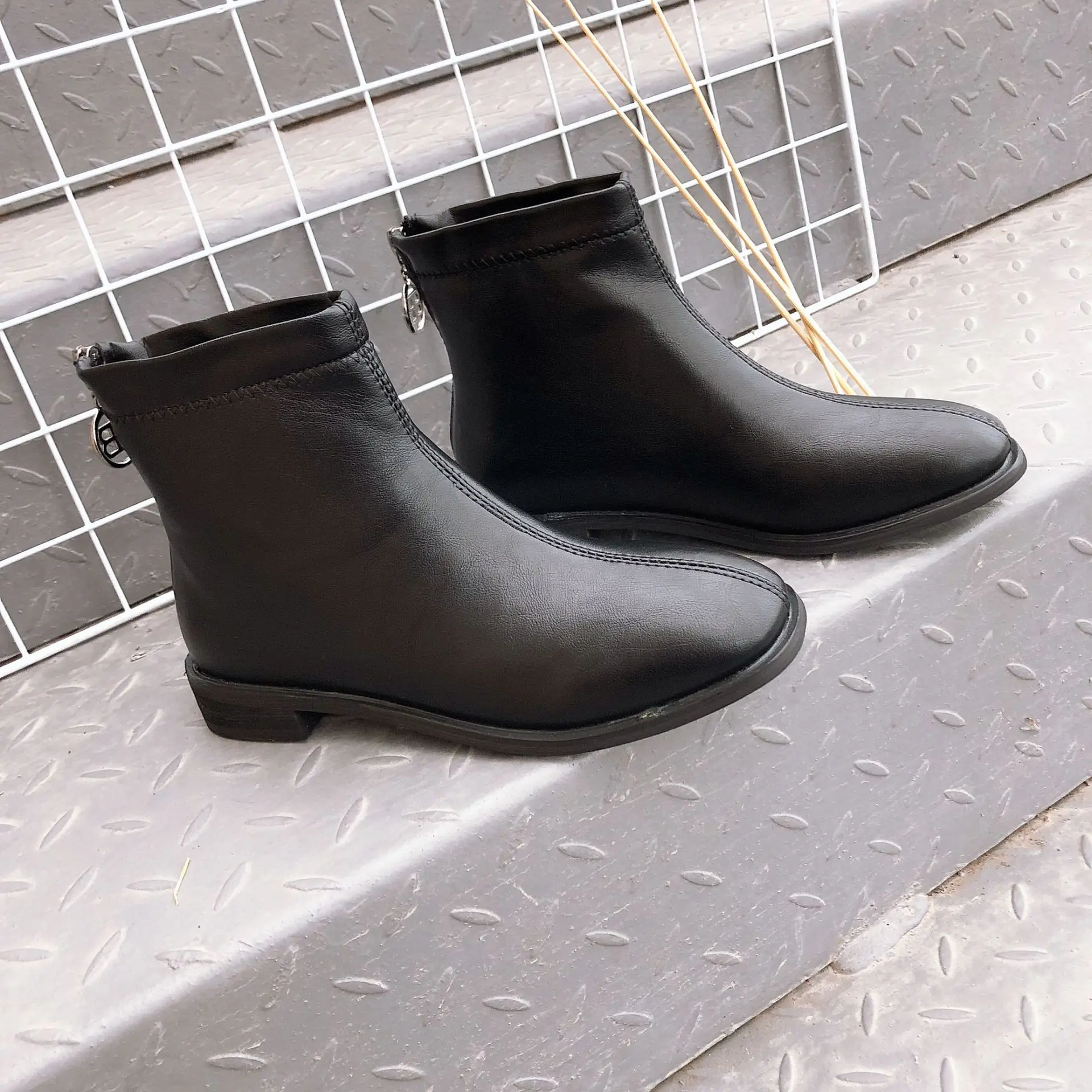 

956 Fashion Short Boots after Zipper