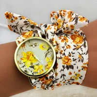 Shsby Design Ladies Flower Cloth Wrist Watch Gold Fashion Women Dress Watches High Quality Fabric Clock Sweet Girls Watch 1