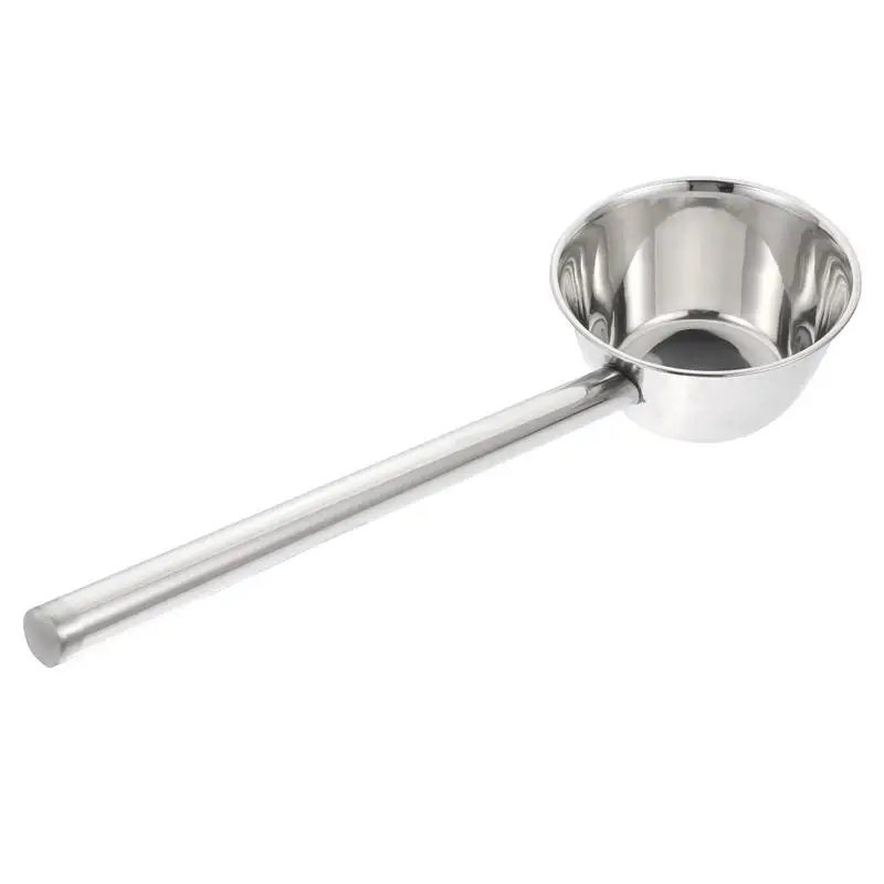 1PC Garden Watering Long Ladle Practical Long Handle Water Scoop Lengthened Water Scoop for Hotel Watering