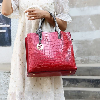 

European-style crocodile pattern large-capacity ladies handbag 3-piece set new shoulder bag mother messenger bag wallet