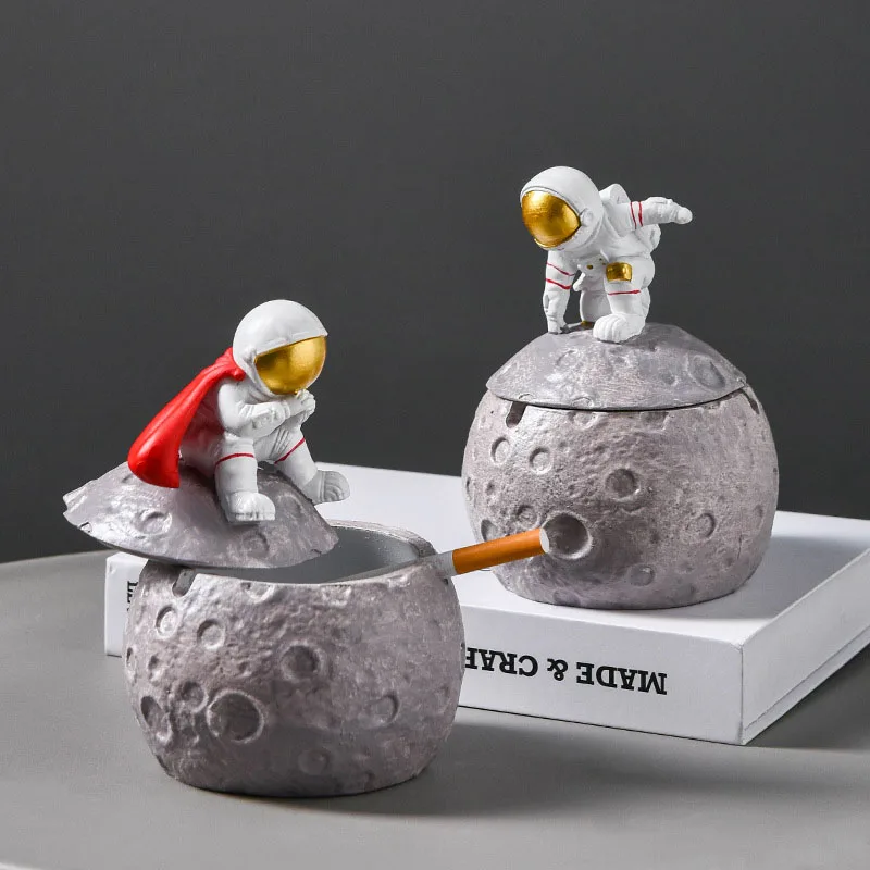 

2020 Creative Astronaut Ashtray Resin Space Dream Series Planet Astronaut Cartoon Anime Ashtray iqos Ashtray Home