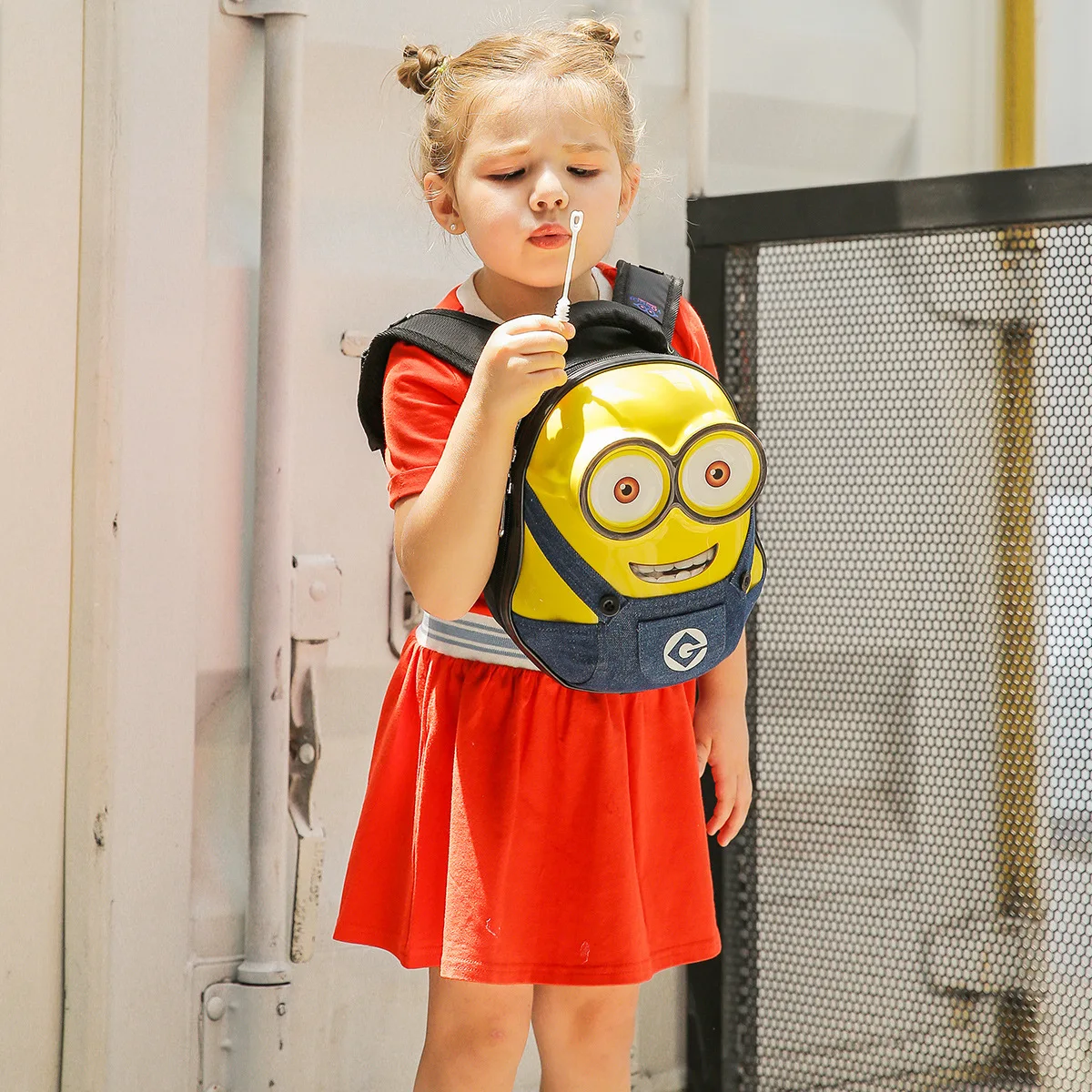 

Cute Cartoon Backpack Boys And Girls Universal Egg Shell Small Yellow People School Bag