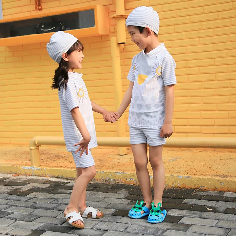 

Children Split Type Two Piece Set Bathing Suit Stripes-Style Sun-resistant Quick-Dry Men And Women Children Beach Holiday Baby B