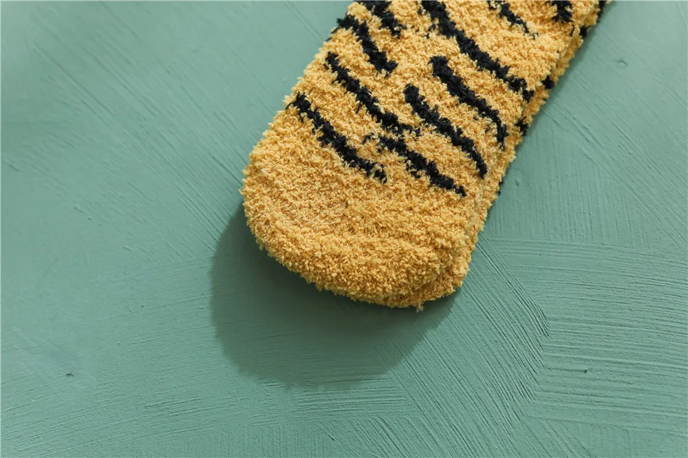 Женские коралловые пушистые носки зимние толстые хлопковые носки с леопардовым принтом, теплые домашние носки для подарка на Рождество
