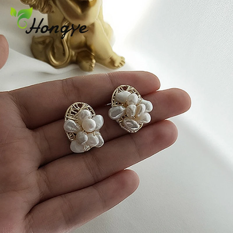 

Hongye Vintage Famous Brand Luxury Freshwater Pearl Stud Earrings 14k Gold Copper Brincos Bijoux Oval Metal Ear Nails Baroque