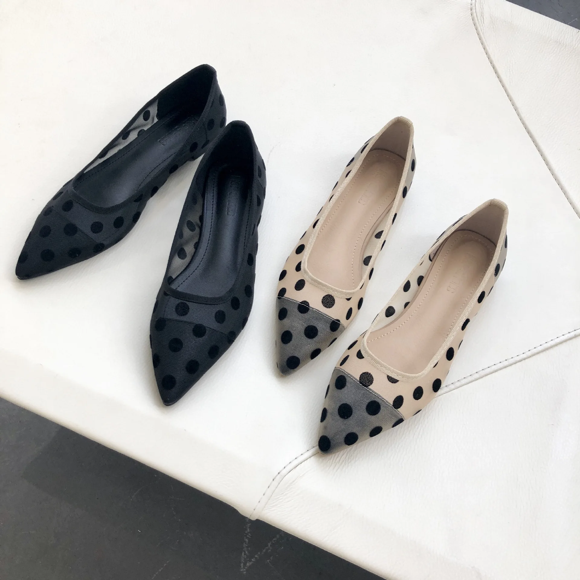 

Retro Elegant Dot Flat Shoes Women 2019 Spring Summer Breathable Mesh Ballet Flats Female Pointed Toe Casual Shoes