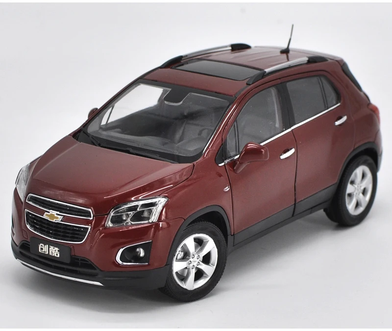 Оригинальный авторизованный заводской литой 1:18 Chevrolet TRAX SUV классические