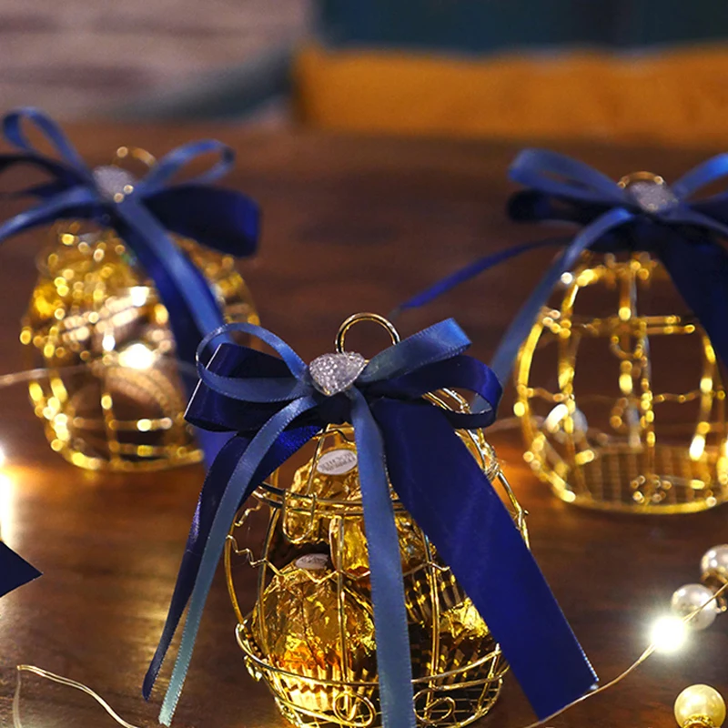 

30 pieces Golden metal Retro Bird Cage Bell Candy Box Chocolate Cage Wedding Party Gift Boxes Baby Shower events Supplies