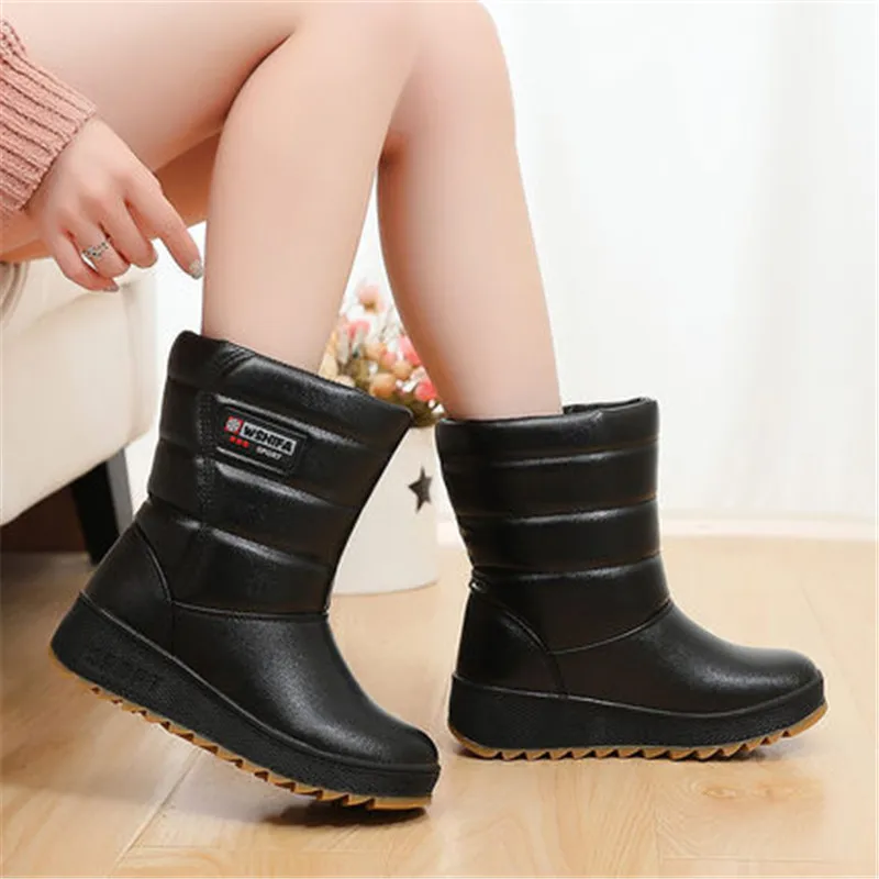 Женские зимние ботинки высокого качества; теплые плюшевые водонепроницаемые Нескользящие ботинки; женские ботильоны на танкетке; botas de mujer - Цвет: Черный