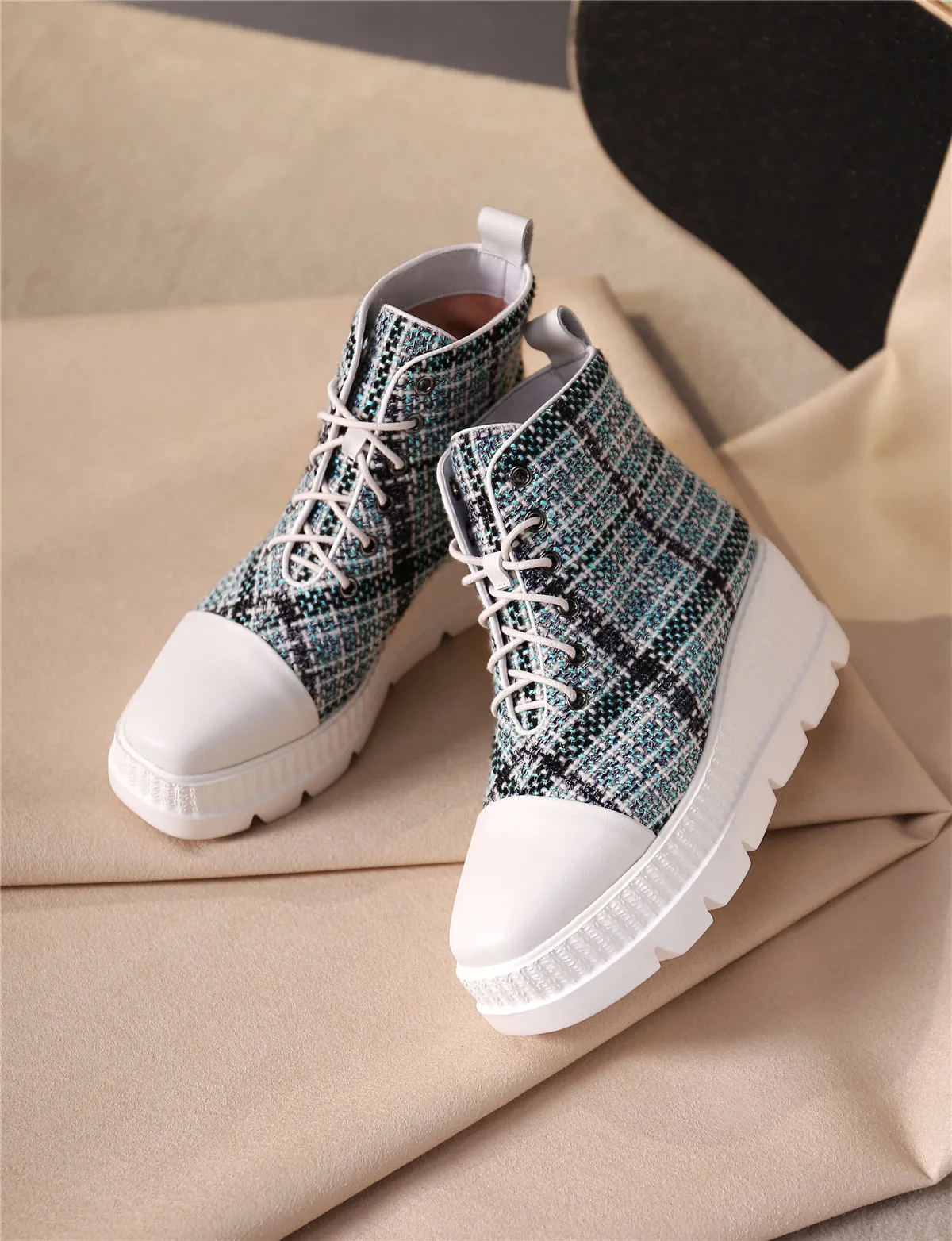 Women's genuine leather fabric patchwork lace-up platform flats ankle boots leisure punk short martin boots high quality shoes