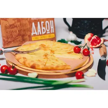 

Pie быстрозамороженный with French and raw "картофджын"