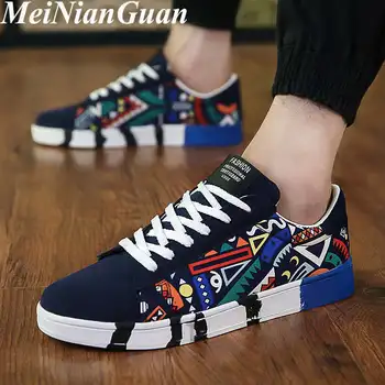 

Light Soft Men's Sneaker Flat Graffiti Men Casual Shoes Hip Hop Vulcanize Man Canvas Shoes Low Lace Up Fashion Mens Trainers L6