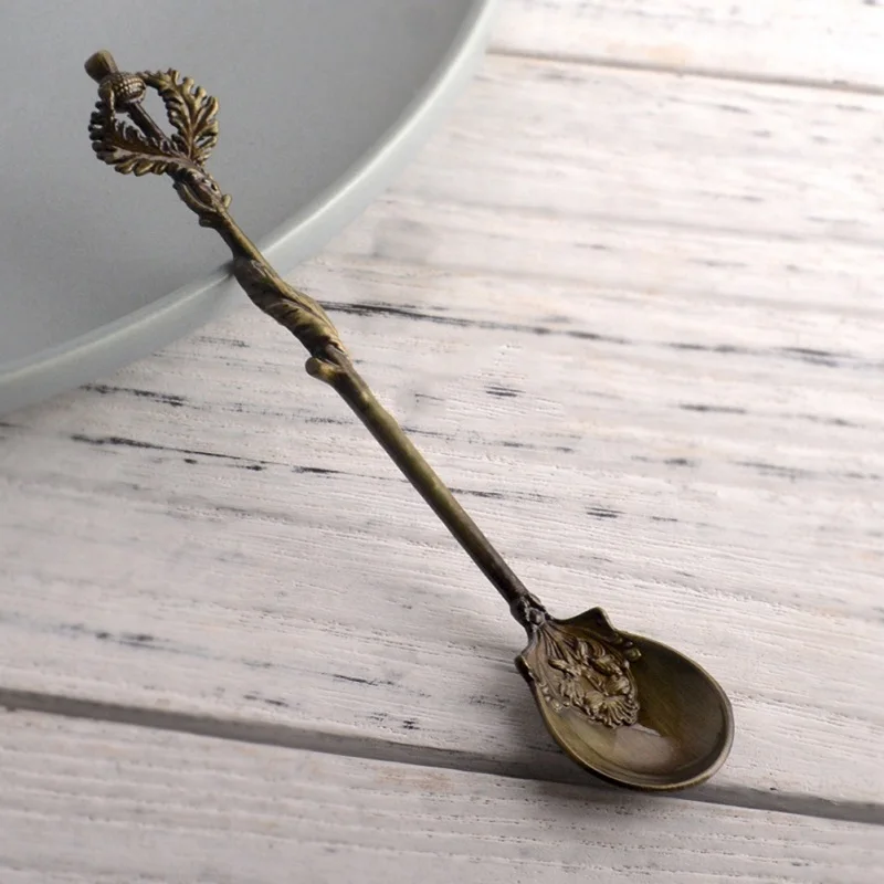 D Ретро цинковый сплав посуда Творческий чертополох лист кофе ложка с короной - Цвет: D