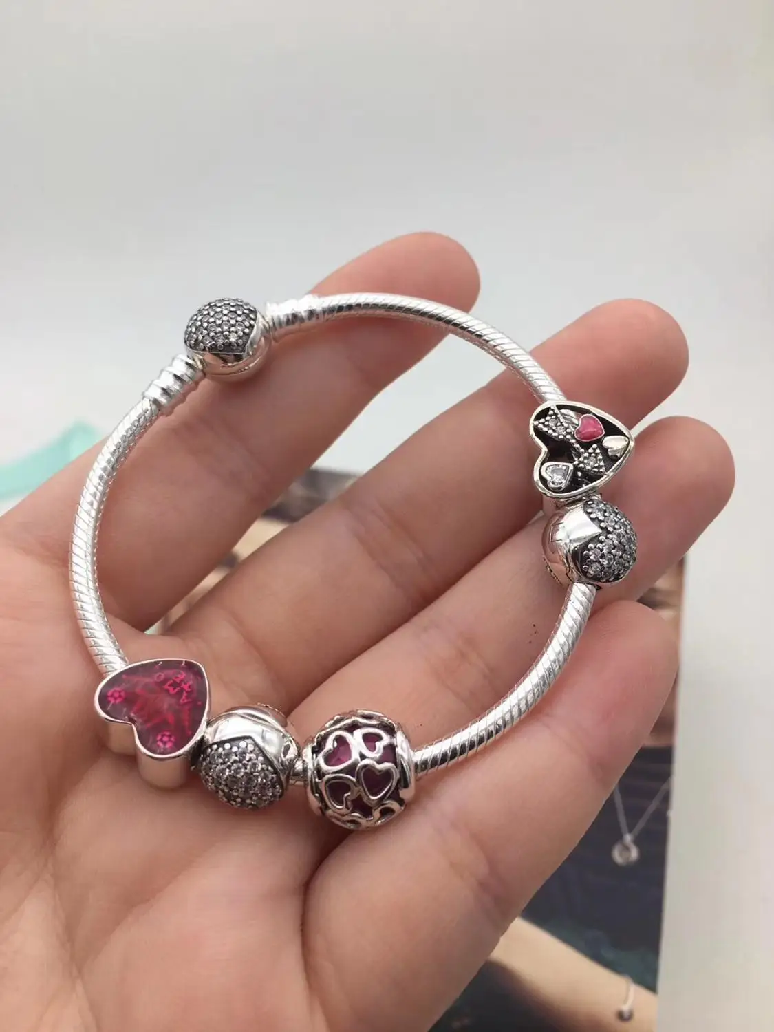 

Kristie Shop Quality 1:1 100% 925 Pure Silver Original Charm Red Heart Clasp Bracelet Free Of Charge