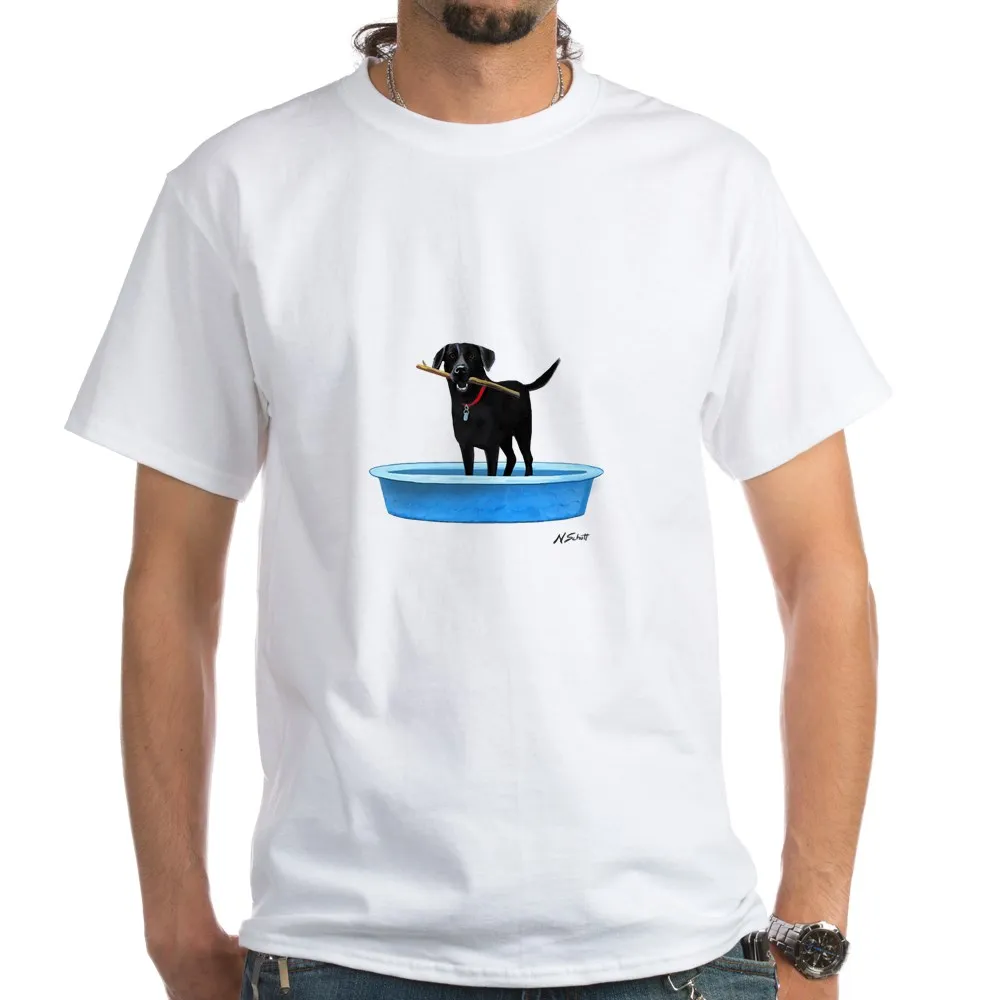 Black Labrador Retriever in kiddie pool T-Shirt | Мужская одежда