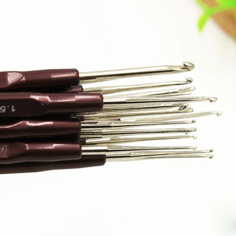 16pcs ABS Handle Crochet Hooks Handle Knitting Needles Set Crochetings and Knuckles 0.5mm-2.5mm 16 Size