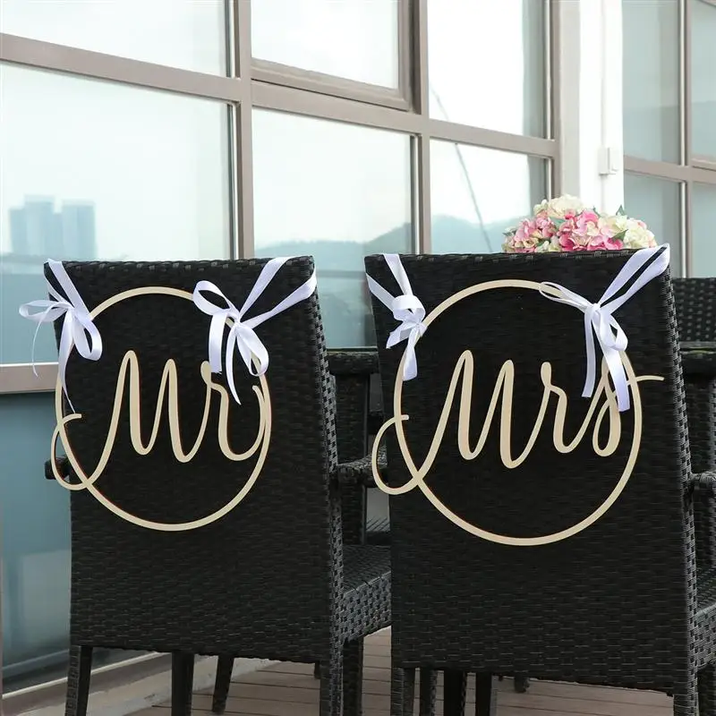 

Romantic Wedding Decoration Mr Mrs Wooden Chair Sign Flags Set Hollow Round Chair Flag Wedding Party Decoration