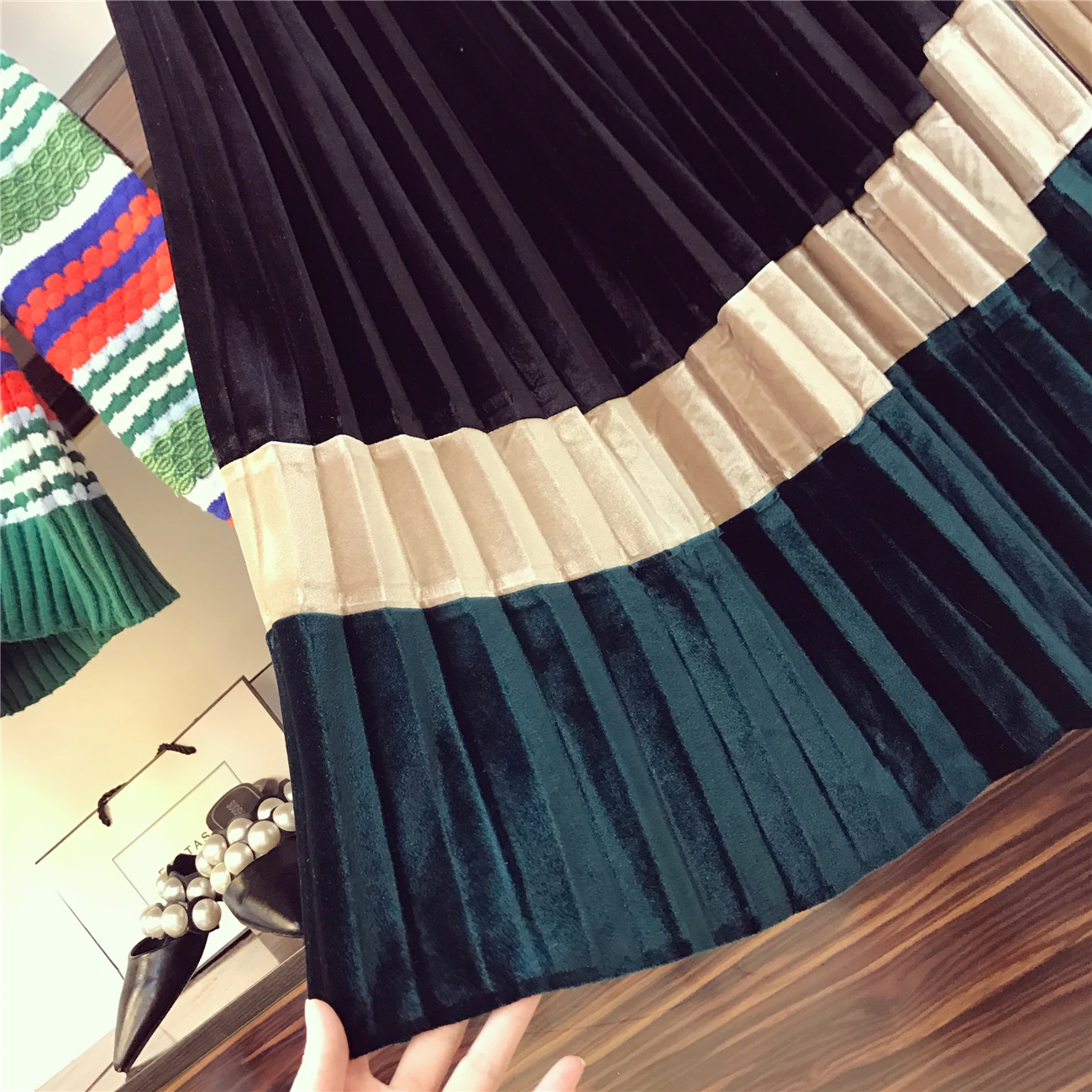 Ретро свитер и юбка комплект из двух предметов женский v-образный вырез полосатый рукав летучая мышь вязаный пуловер Топы с бархатным костюм с длинный юбкой