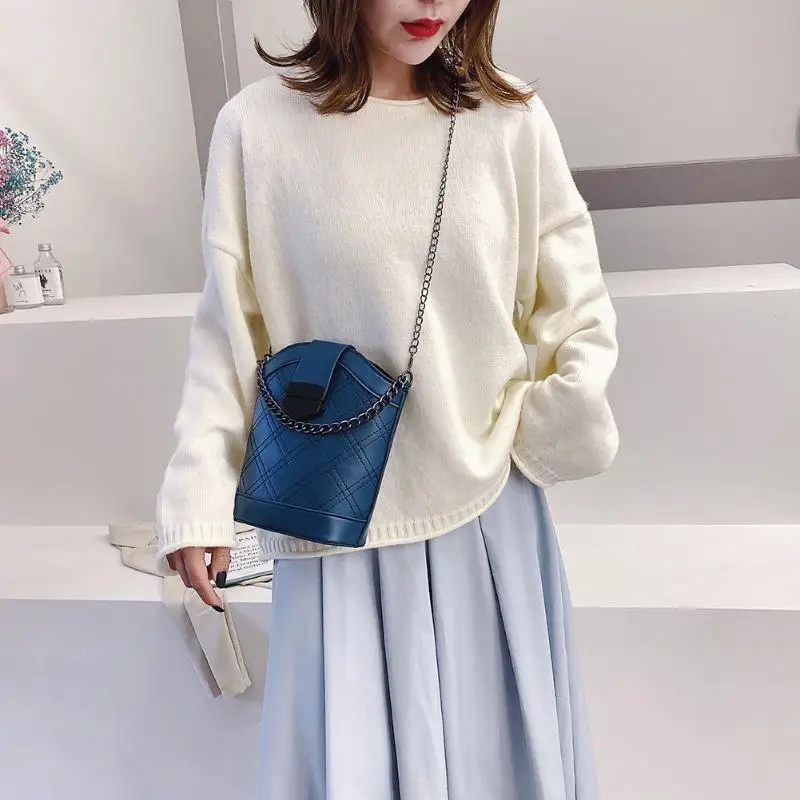 

Fashionable Chain Pattern Shoulder Handbags Women Solid Color PU Leather Top-handle Shoulder Bags for Shopping Ornament