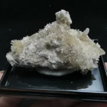 Natural high quality aluminum fluoride anhydrite crystal crystal healing energy stone decoration QUARTZ GEM delivery box Natural high quality aluminum fluoride anhydrite crystal crystal healing energy stone decoration QUARTZ GEM delivery box