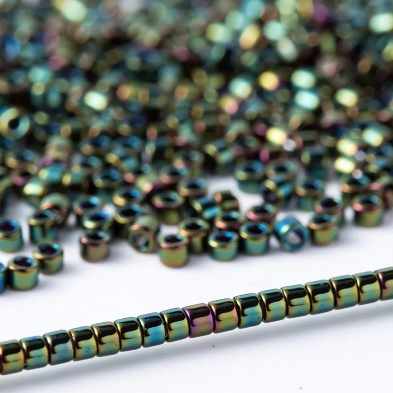 DB27 miyuki Seed beads Metallic Green (2)
