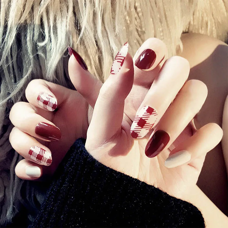 

24 Pcs/Set NEw False Nails Full Cover Artificial Fake Nails Press On Tips Painted Design Stickers Short Art Tips Red Nails