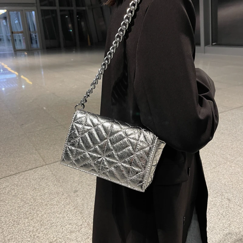 Luxury Brand Metal Chain Shoulder Bag for Women Handbag Clutch Purses 2022 New Designer Shiny Evening Tote High Quality Shoulder Bags near me