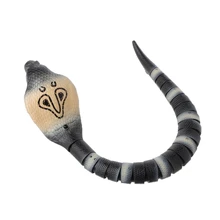 Serpent télécommandé, jouet Cobra avec langue rétractable, poupée à queue pivotante 