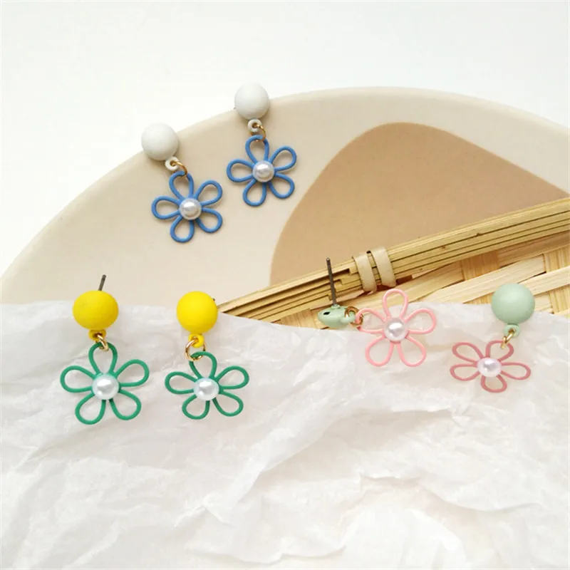 Cute Romantic flower shapes earring Female colorful creative street snap stud earrings Popular painting pearl earrings for women