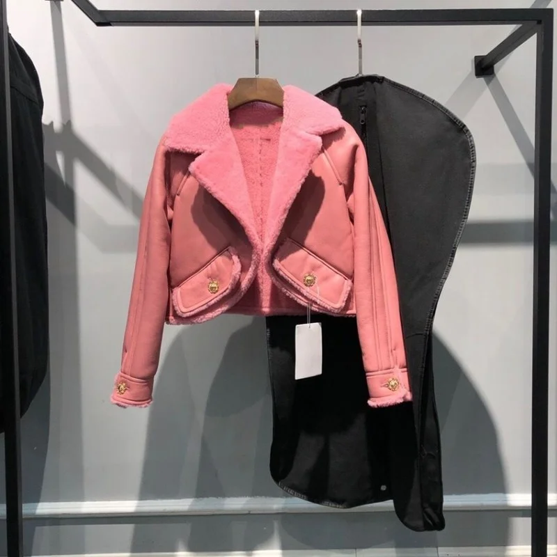 Рисунок 3 - Женская короткая куртка из натуральной овчины