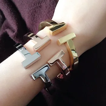 

Titanium Steel Metallic Cuff Bangle for Men and Women Classic Letter Design Cool Bangles Jewelry Rose gold Color Bangle