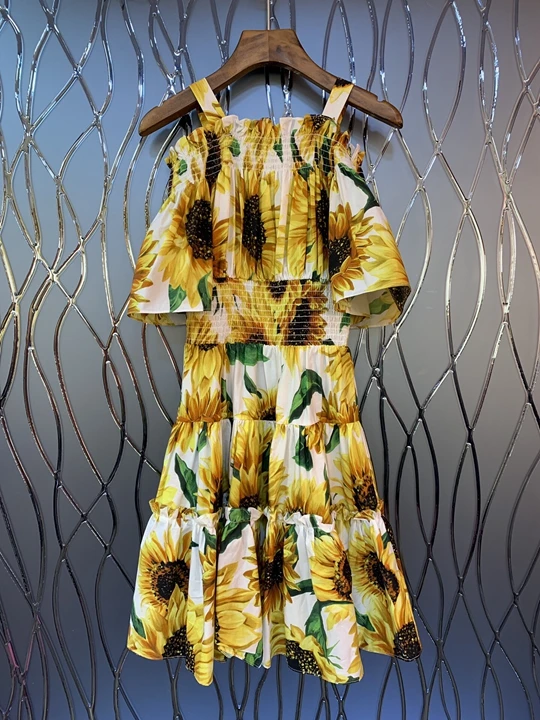 

Early Autumn 2019 New Woman Short Sleeve Sleeve Dress 821 with Shoulder-exposed Chest Tight Printing