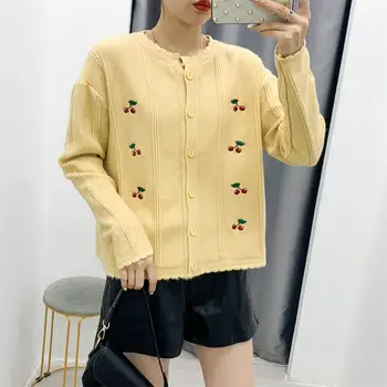 

2020 new embroidered small fresh autumn clothes loose and sweet short knitted cardigan sweater