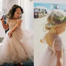 Цвета слоновой кости с цветами для девочек платье Кепки рукава кружева и тюля квадратный трапециевидной формы платье на первый день рождения милые девушки Нарядные платья