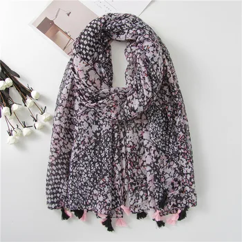 

Luxury Brand Women's print beach Silk Scarves Spring and Autumn Cotton and Linen tassels Scarf popular seaside Sunscreen Shawl