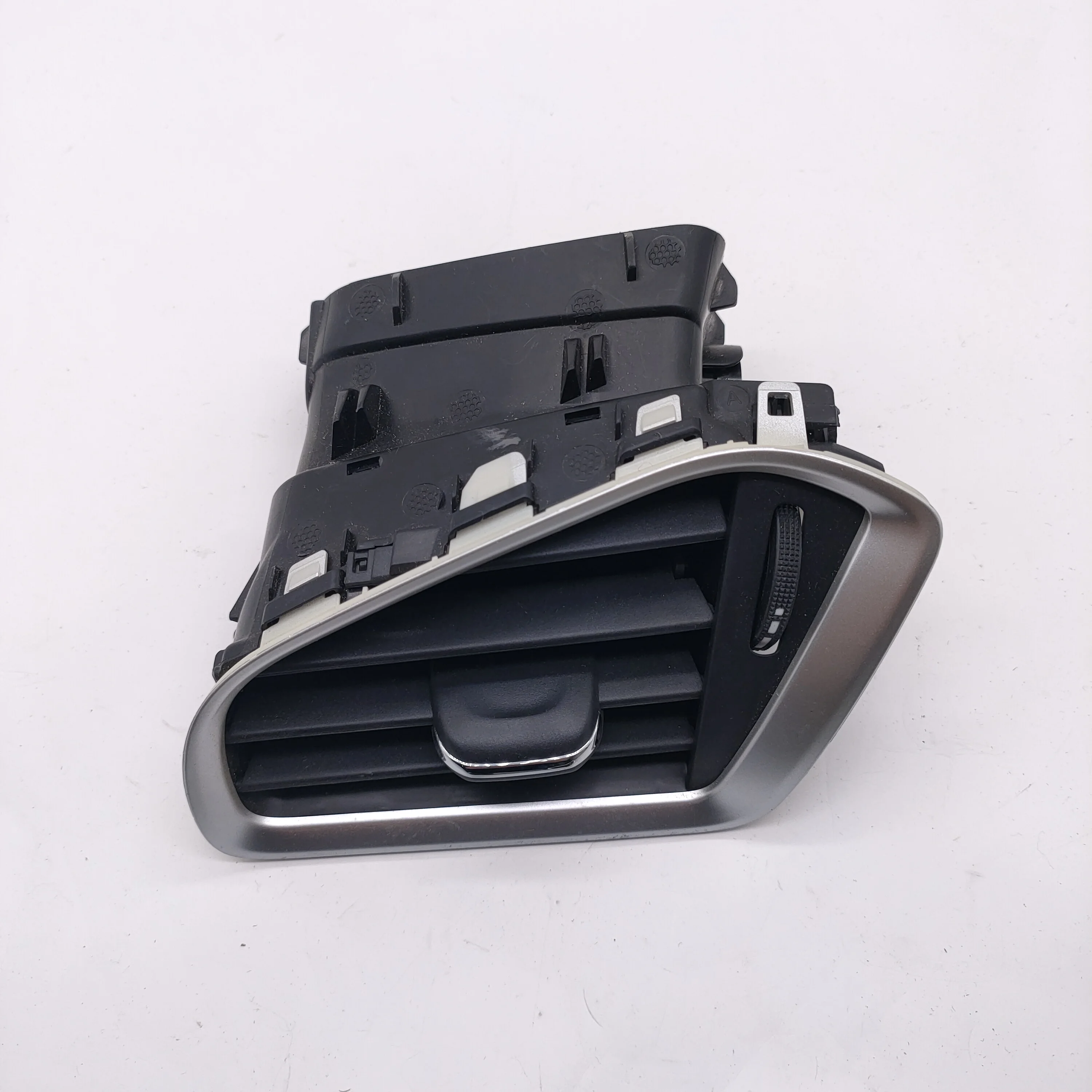 Suitable for Citroen DS4 c4l instrument panel air outlet middle air outlet  left and right fan blade paddle assembly