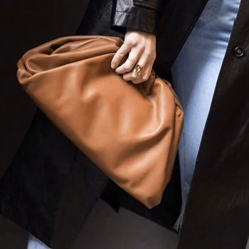 

Women Simple Dumplings Messenger Bag Designer Retro 2019 New Fashion Cloud Female Crossbody Shoulder Bag Tide Handbag Clutch Bag