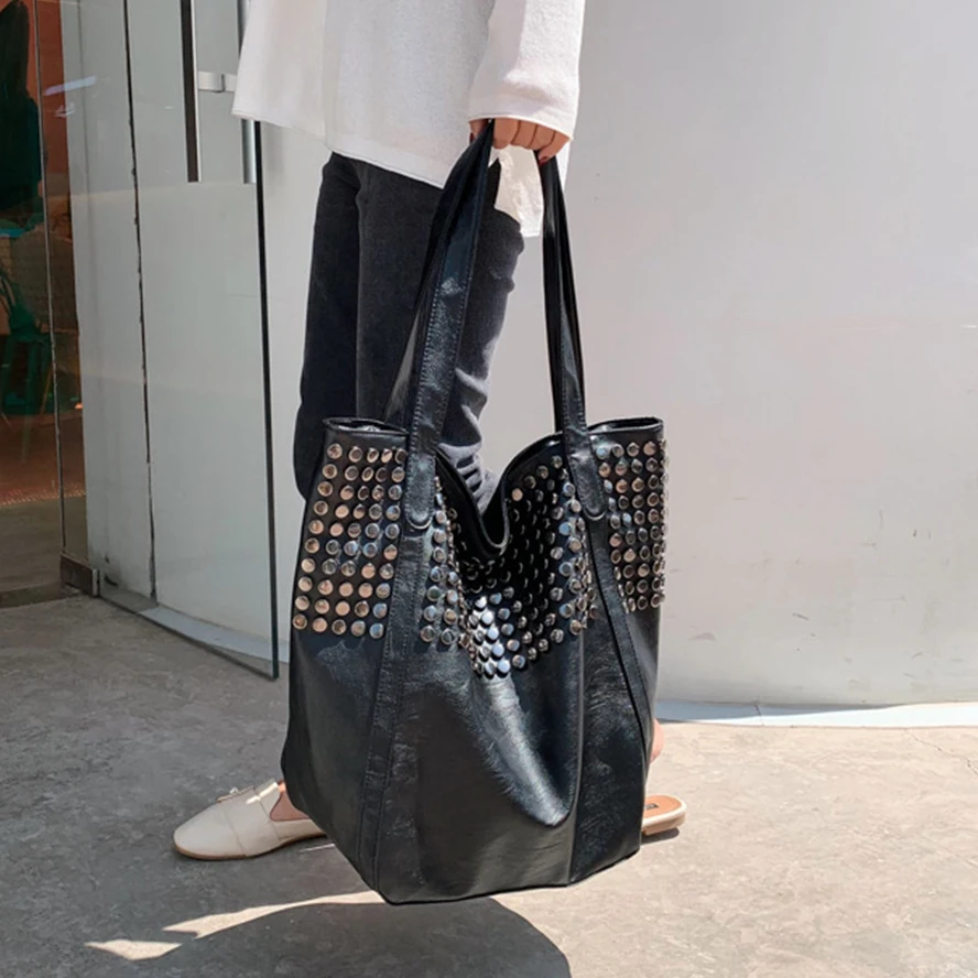 

Fashion Metal Sheets Street Rivet Women's Bag Luxury Design Large Capacity Women Tote Casual High Quality Pu Women Shoulder Bag