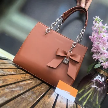 

Lady's Bag 2020 New Style Stall Bag Women's European and American Retro Single Shoulder Chain Diana Bag Factory Outlet