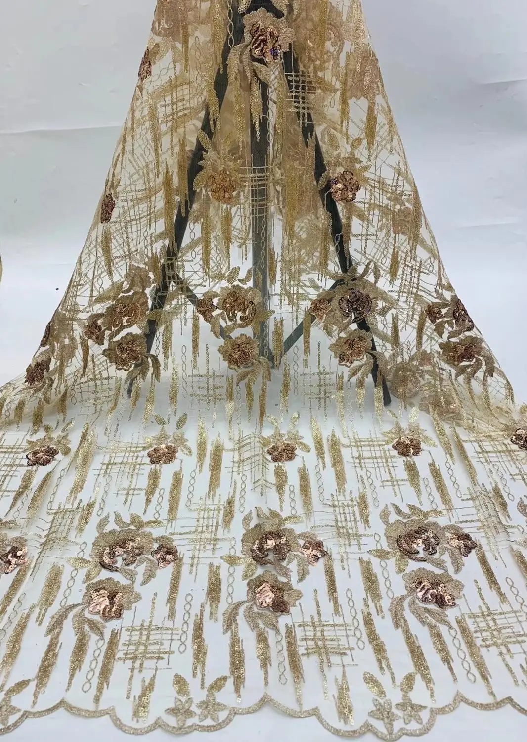 

Embroidered sequined tulle lace fabric 5 yards 2020 new French luxury lace fabric XL-005