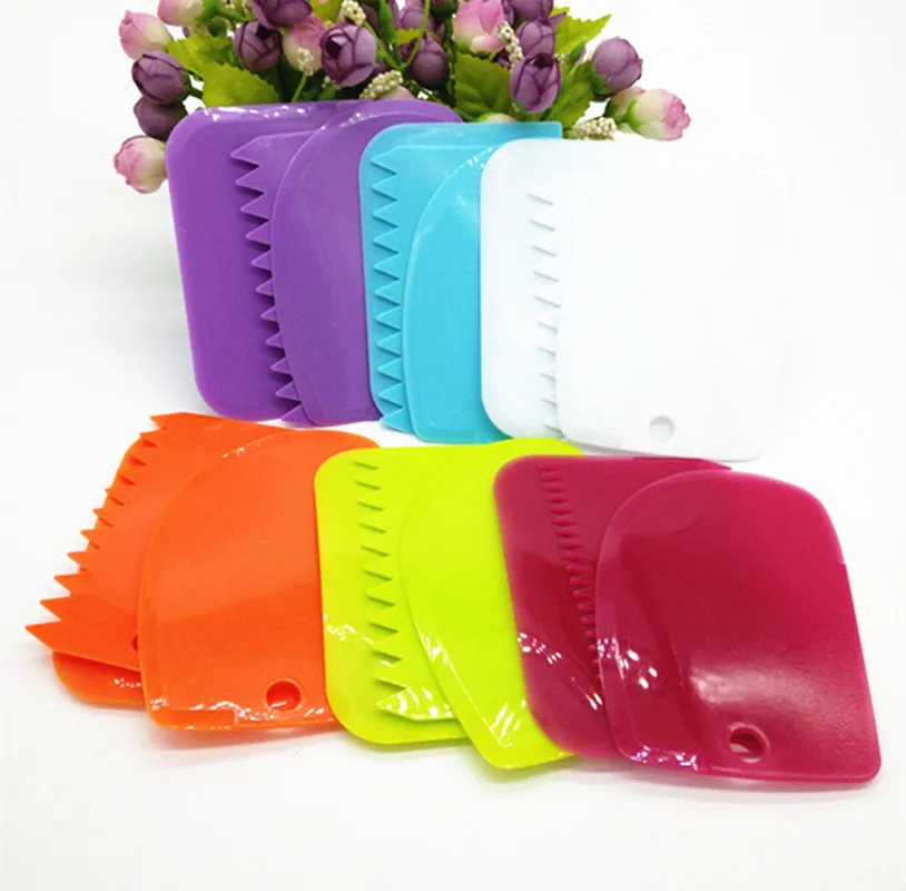 

3Pcs/set Plastic Dough Icing Fondant Scraper c ake Plain Smooth Jagged Edge Spatula Cutters