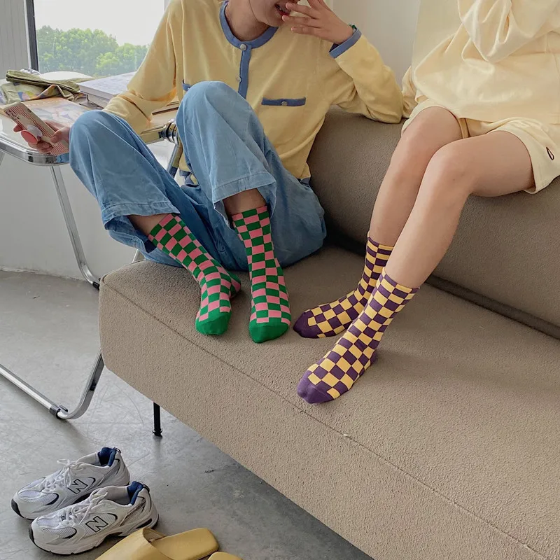 

1 pair of popular checkerboard socks autumn winter women's cotton breathable medium tube socks kawaii Christmas gifts for girls