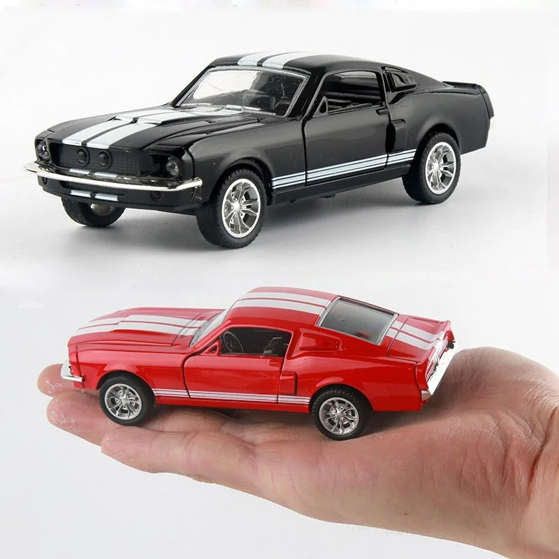 Mustang GT Auto Rossa in Metallo Regalo Bambini Giocattoli Diecast Modello del veicolo tirate Indietro Nuovo 
