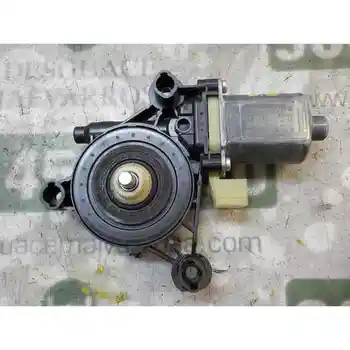 

WINDOW MOTOR FRONT LEFT SEAT LEON (5F1) 0130822717 5Q0959801B 2 PINS
