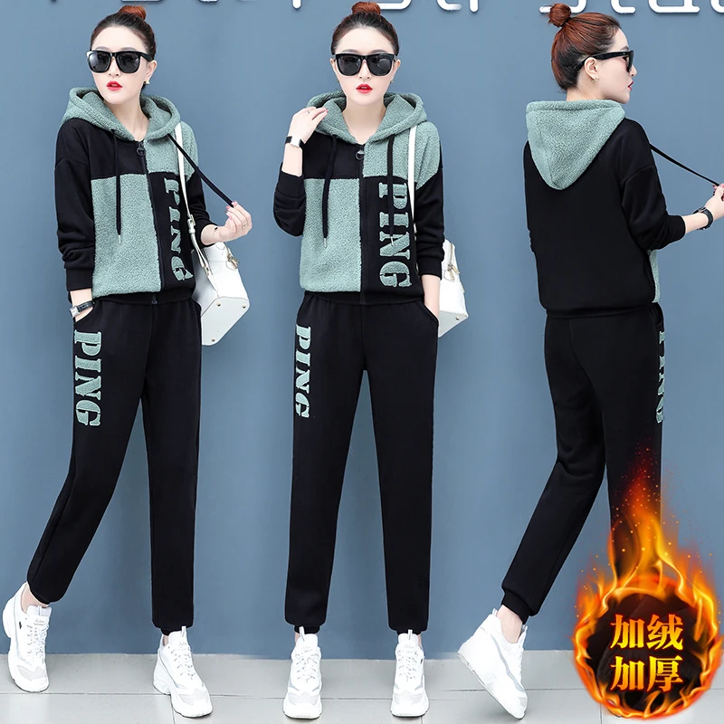 Koop Fluwelen trainingspak voor vrouwen 2019 winter vrouwelijke leisure Lammeren wollen jassen + broek past vrouwen plus size fluwelen twee stuk sets