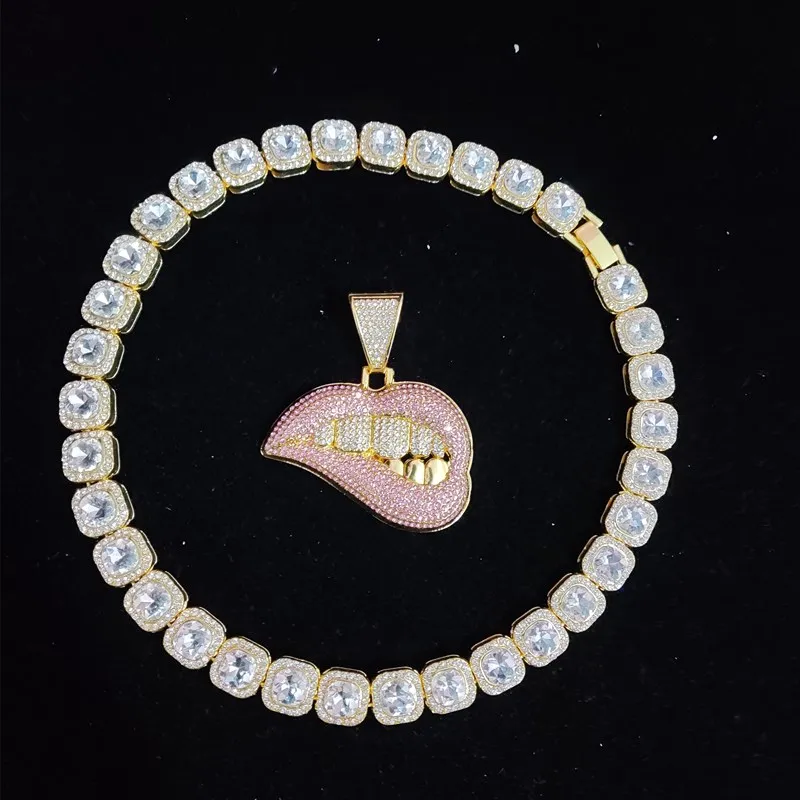 ZIDOM Bite Lip Necklace - Sparkle Detail