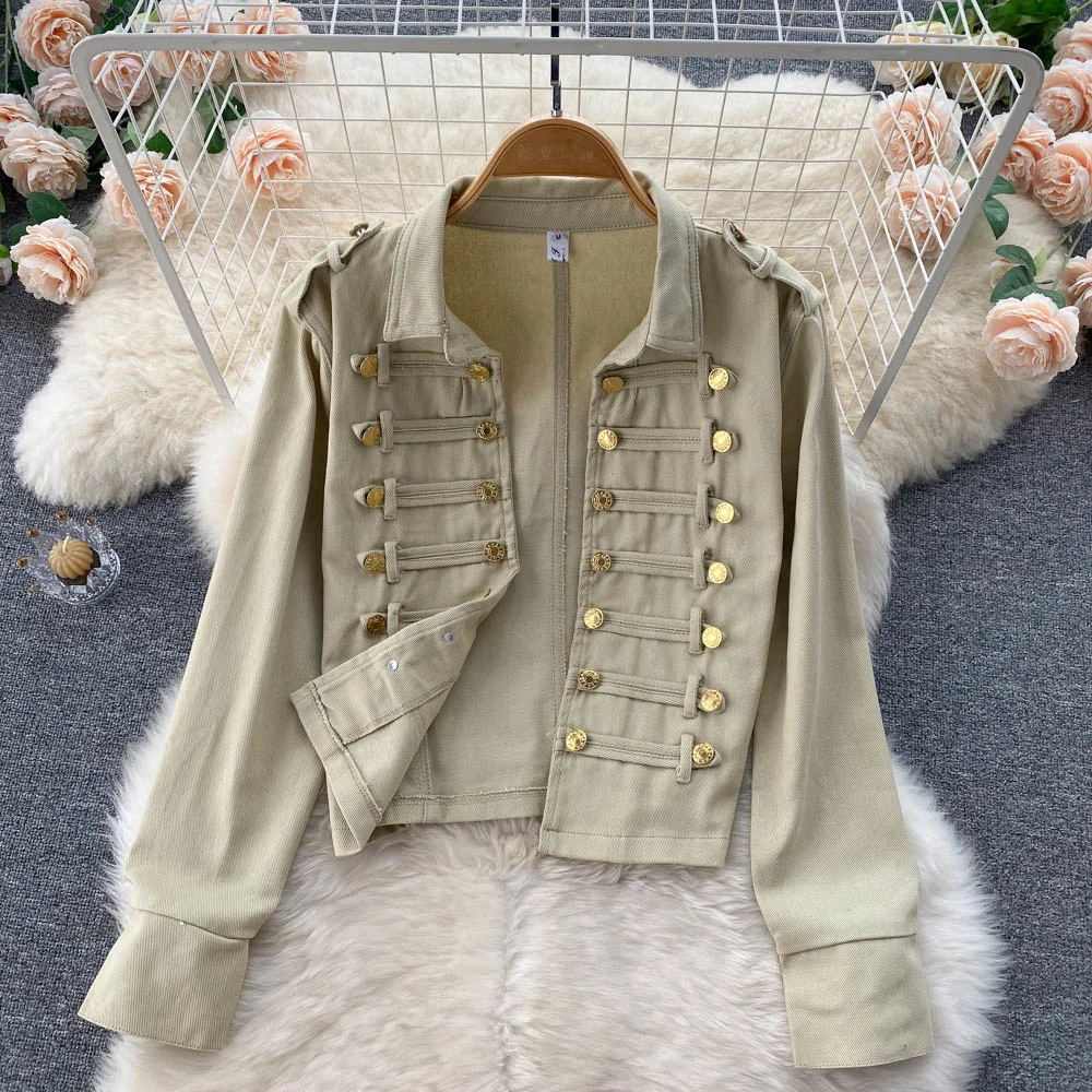 Женская джинсовая куртка на пуговицах короткая приталенная с отложным