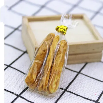 

wholesale 1:12 dollhouse miniature Mini Baguette bread doll accessories toy for forest animal family collectible Gift