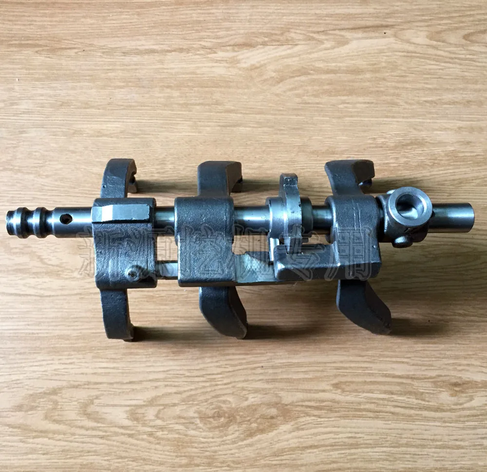 

Make for Xinyuan 6575 Jin Gong Lu Niu Ling Sheng Excavator long tooth 525 gearbox fork assembly Original accessories